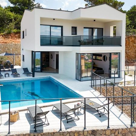Luxury Villa Verbenico Hills- Amazing Sea View, Pool With Whirpool And Waterfall, Beach, In Famous Wine Region - Your Holiday With Style Vrbnik Luaran gambar