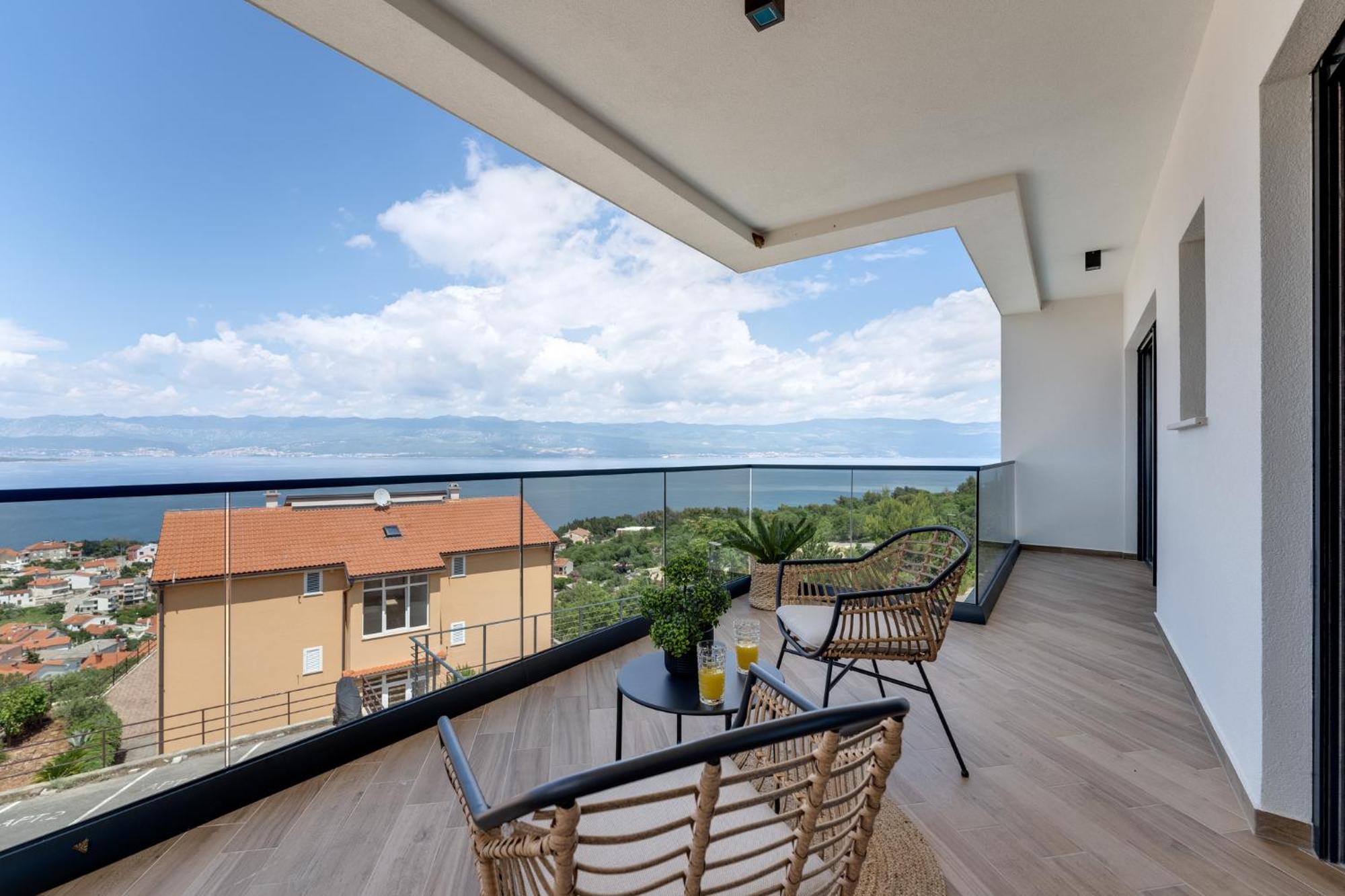 Luxury Villa Verbenico Hills- Amazing Sea View, Pool With Whirpool And Waterfall, Beach, In Famous Wine Region - Your Holiday With Style Vrbnik Luaran gambar